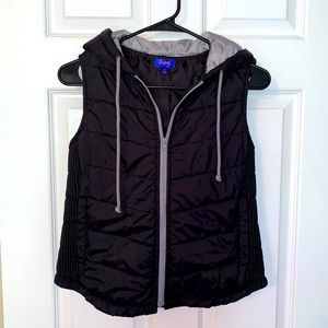 City Streets Black Hooded Puffer Vest - Small